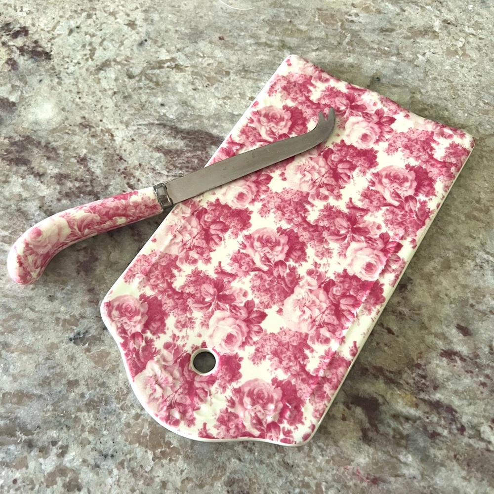 Vintage cheeseboard set with knife